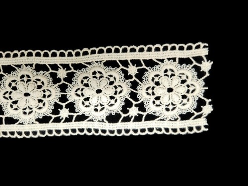 Dutch lace off - dutch, off-white